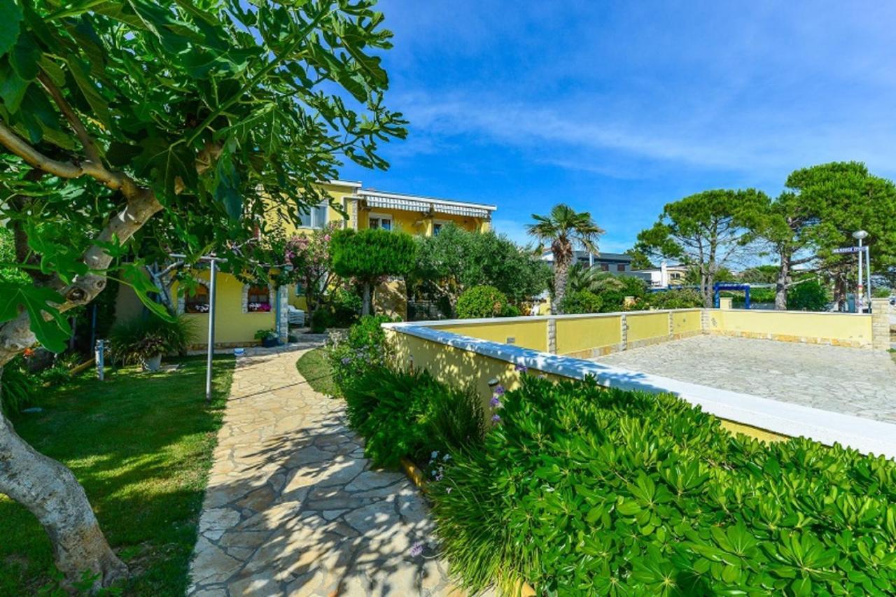 Apartment House Inga Вир Экстерьер фото
