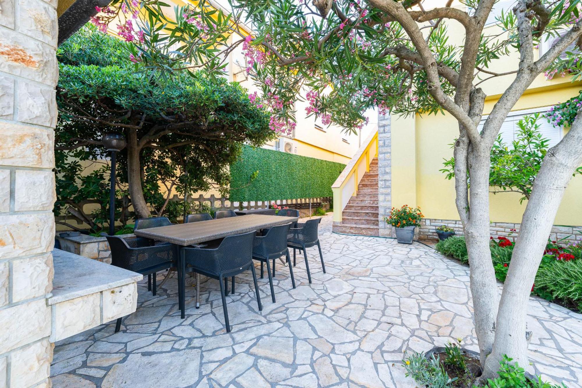 Apartment House Inga Вир Экстерьер фото